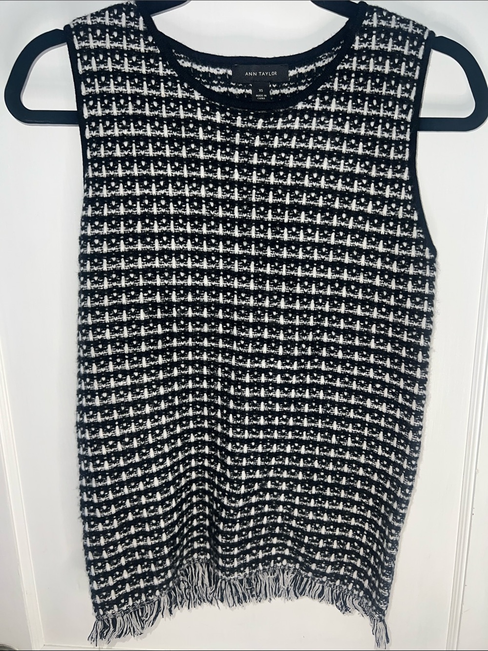 Ann Taylor Black & White Tweed Fringe Sleeveless Shell Sz XS